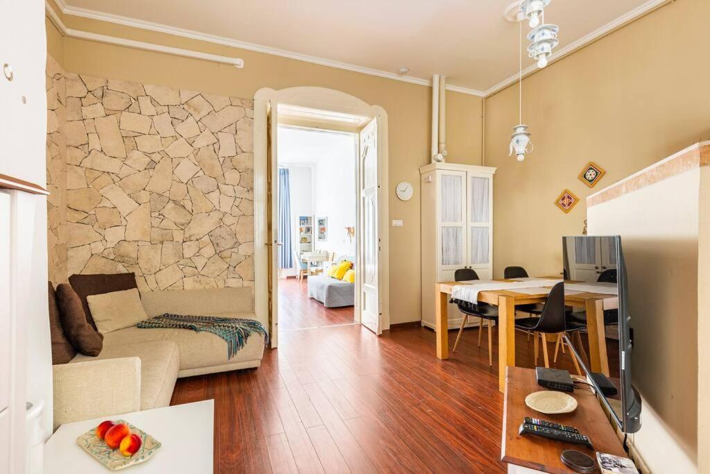 Annicku'S Stylish Budapest Apartment Εξωτερικό φωτογραφία